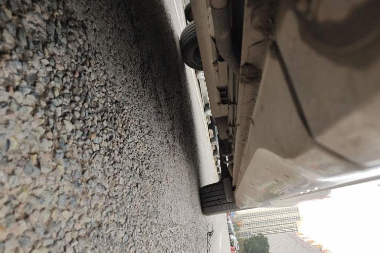 Used Landian E5 2023 1.5L DE-i 110KM Flagship 7-Seater Chassis Front Left
