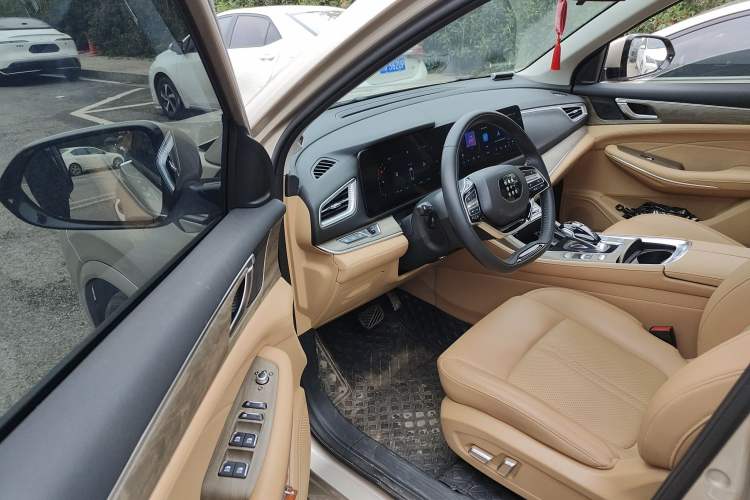 Used Landian E5 2023 1.5L DE-i 110KM Flagship 7-Seater Driver Seat