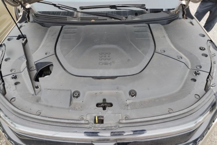 Used Landian E5 2023 1.5L DE-i 110KM Flagship 7-Seater Engine Bay