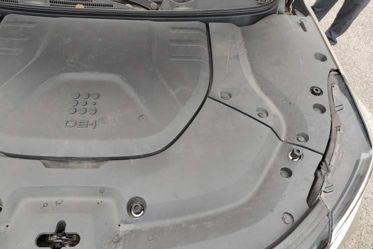 Used Landian E5 2023 1.5L DE-i 110KM Flagship 7-Seater Engine Bay Left