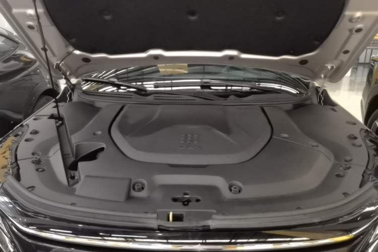 Used Landian E5 2023 1.5L DE-i 100KM Comfort Edition 7-Seater Engine Bay