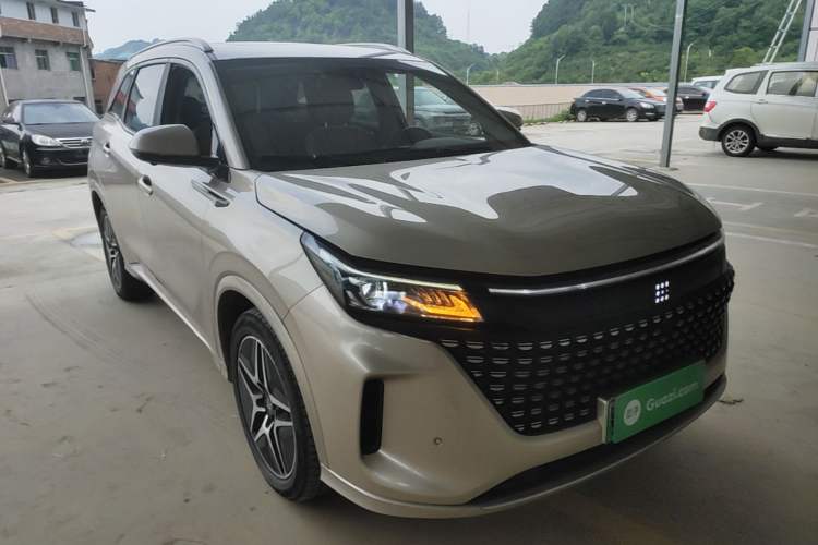 Used Landian E5 2023 1.5L DE-i 110KM Flagship 7-Seater Front Right 45 Deg