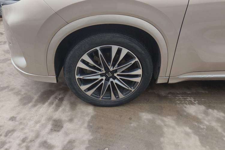 Used Landian E5 2023 1.5L DE-i 110KM Flagship 7-Seater Left Front Wheel Hub