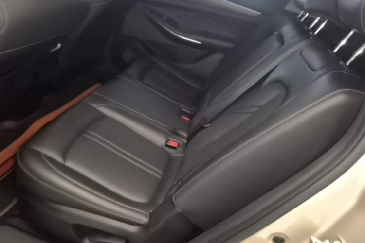 Used Landian E5 2023 1.5L DE-i 100KM Comfort Edition 7-Seater Left Rear Seat
