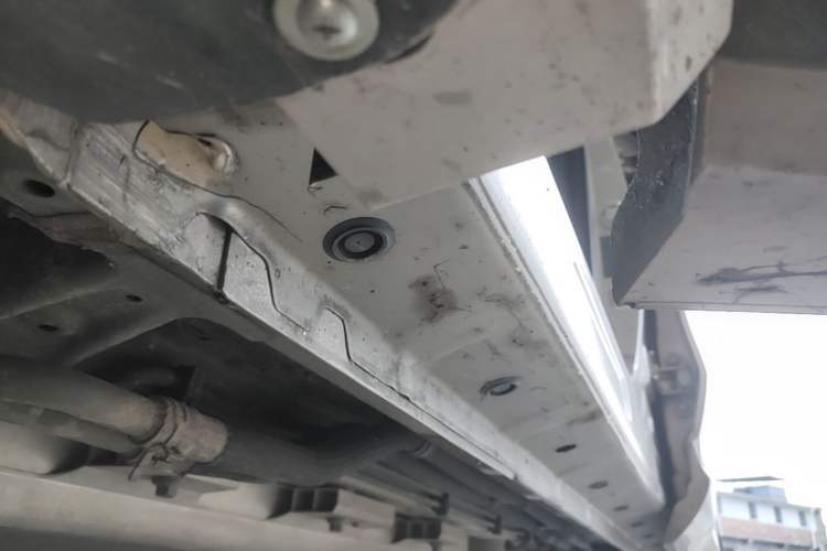 Used Landian E5 2023 1.5L DE-i 110KM Flagship 7-Seater Left Side Sill