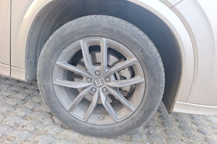 Used Landian E5 2023 1.5L DE-i 100KM Comfort Edition 7-Seater Right Front Wheel Hub