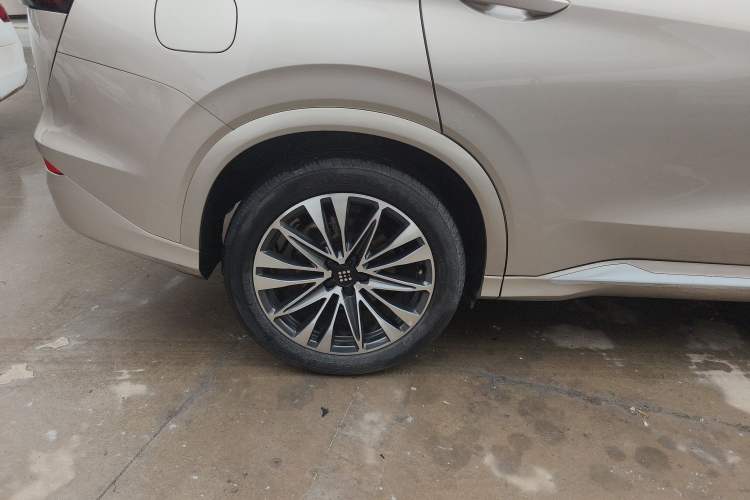 Used Landian E5 2023 1.5L DE-i 110KM Flagship 7-Seater Right Rear Wheel Hub