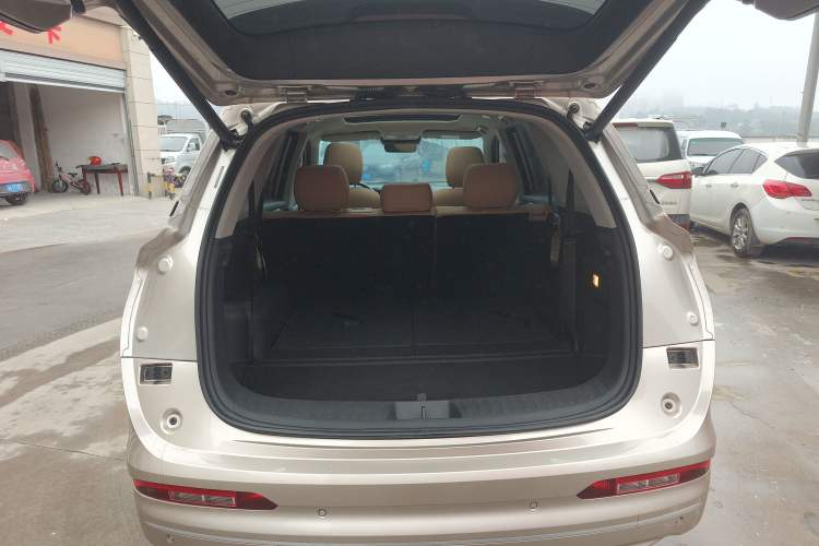 Used Landian E5 2023 1.5L DE-i 110KM Flagship 7-Seater Trunk