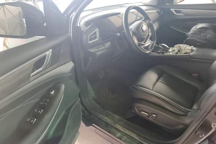 Used Landian E5 2024 Honor Edition 100KM Deluxe 7-Seater Driver Seat