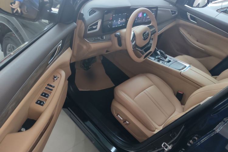 Used Landian E5 2024 Honor Edition 100KM Deluxe 7-Seater Driver Seat