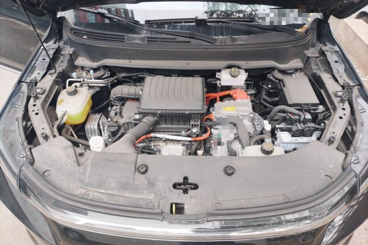 Used Landian E5 2024 Honor Edition 100KM Premium Model 7 Seats Engine Bay