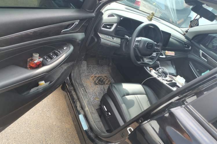 Used Landian E5 2024 Honor Edition 100KM Deluxe 7-Seater Interior 3