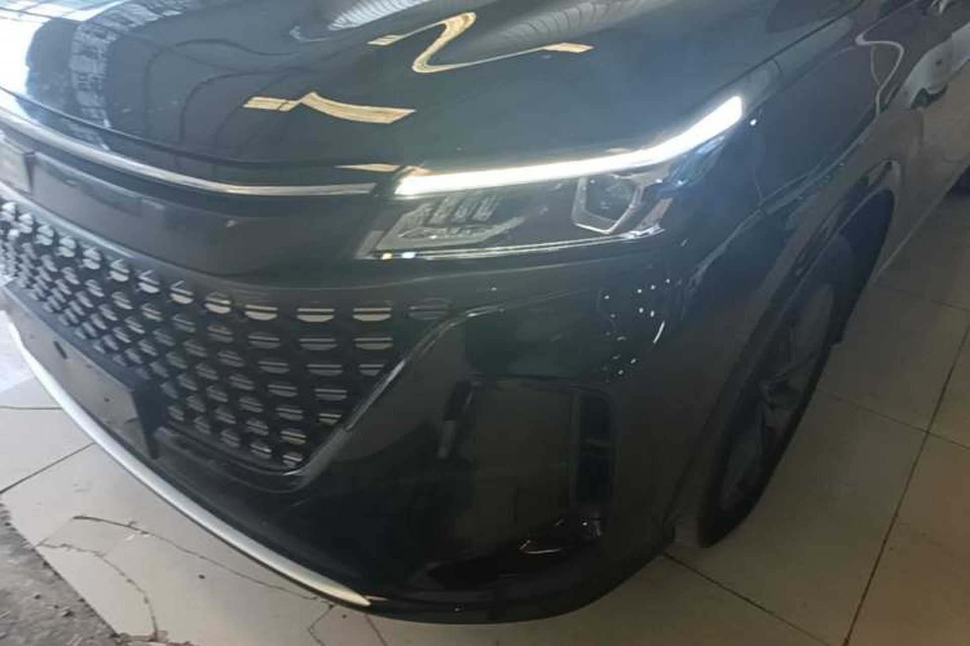 Used Landian E5 2024 Honor Edition 100KM Comfort Model 5 Seats Left Front Headlight