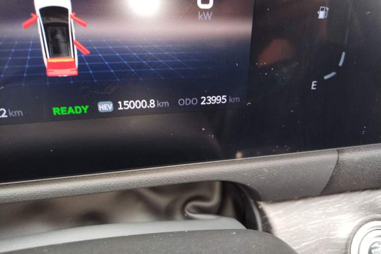 Used Landian E5 2024 Honor Edition 100KM Comfort Model 7 Seats Odometer Close Up