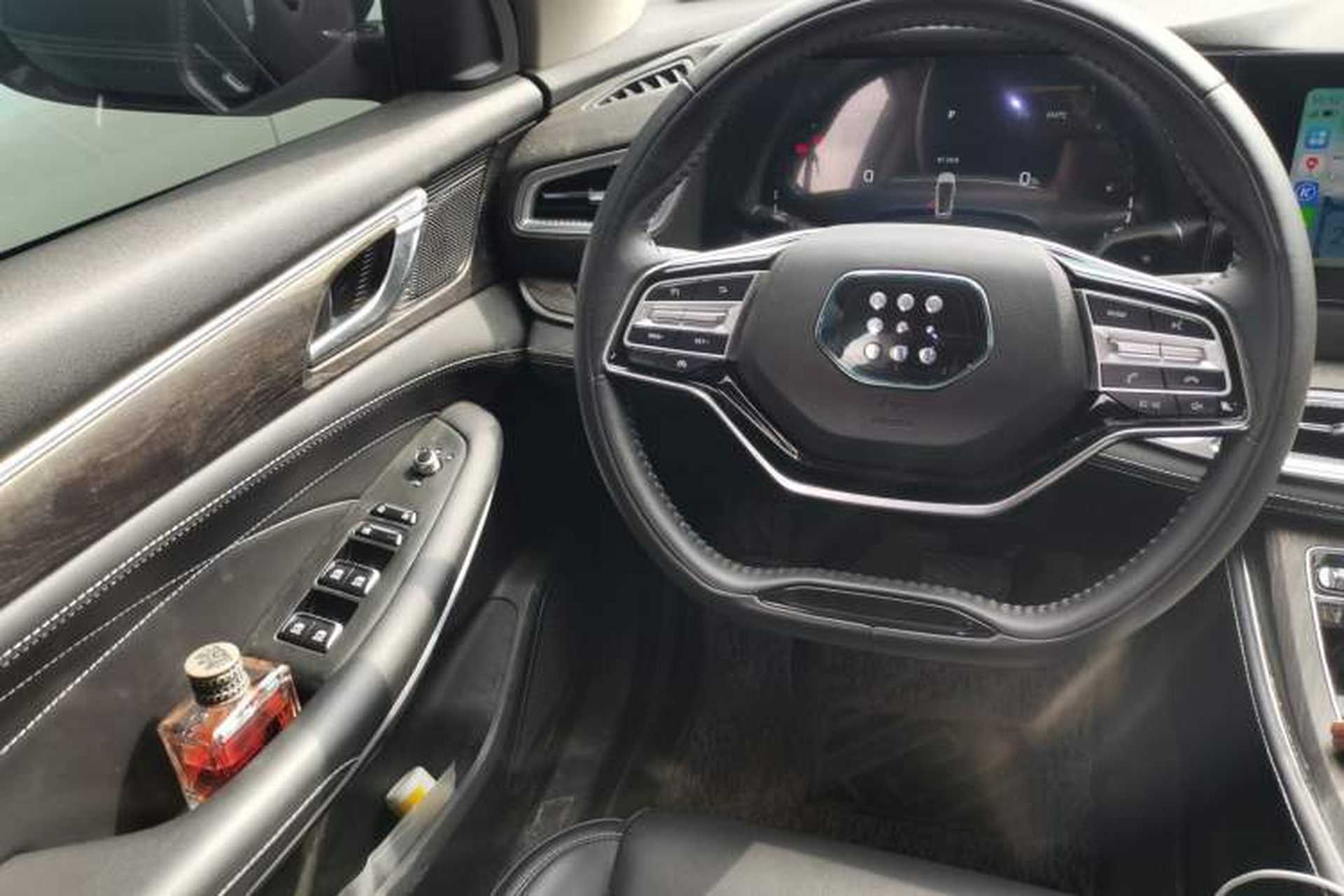 Used Landian E5 2024 Honor Edition 100KM Deluxe 7-Seater Steering Wheel