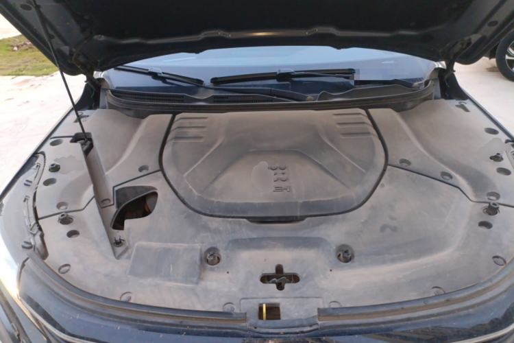 Used Landian E5 2024 Honor Edition 100KM Comfort Model 7 Seats Engine Bay