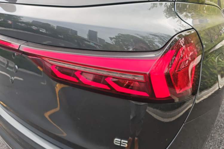 Used Landian E5 2024 Honor Edition 100KM Premium Model 7 Seats Exterior 6