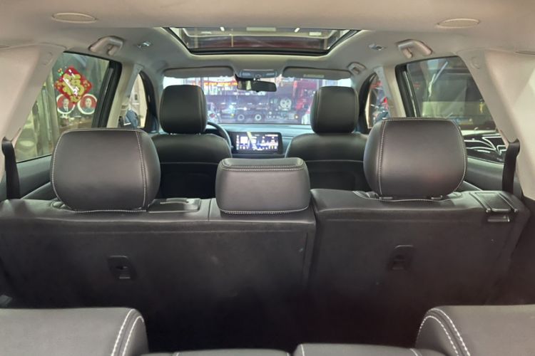 Used Landian E5 2024 Honor Edition 100KM Premium Model 7 Seats Interior 1