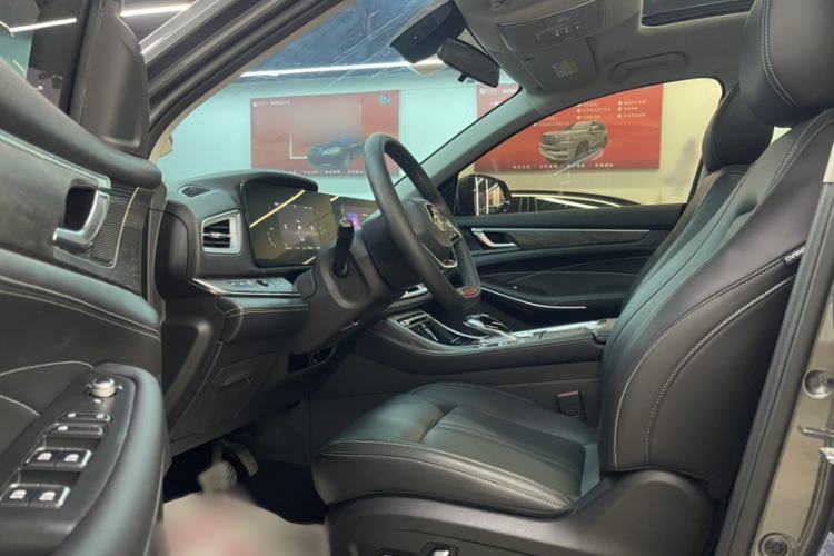 Used Landian E5 2024 Honor Edition 100KM Premium Model 7 Seats Interior 2
