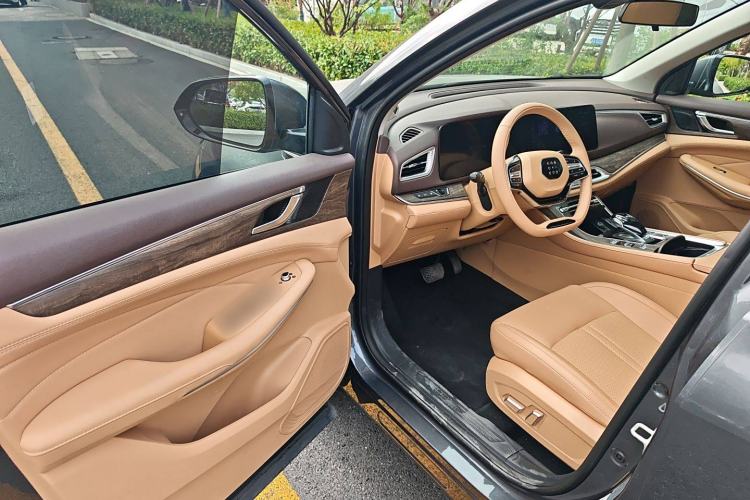 Used Landian E5 2024 Honor Edition 100KM Premium Model 7 Seats Interior 3