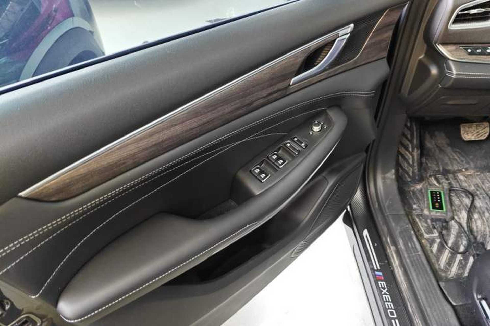 Used Landian E5 2024 Honor Edition 100KM Deluxe 7-Seater Interior 7