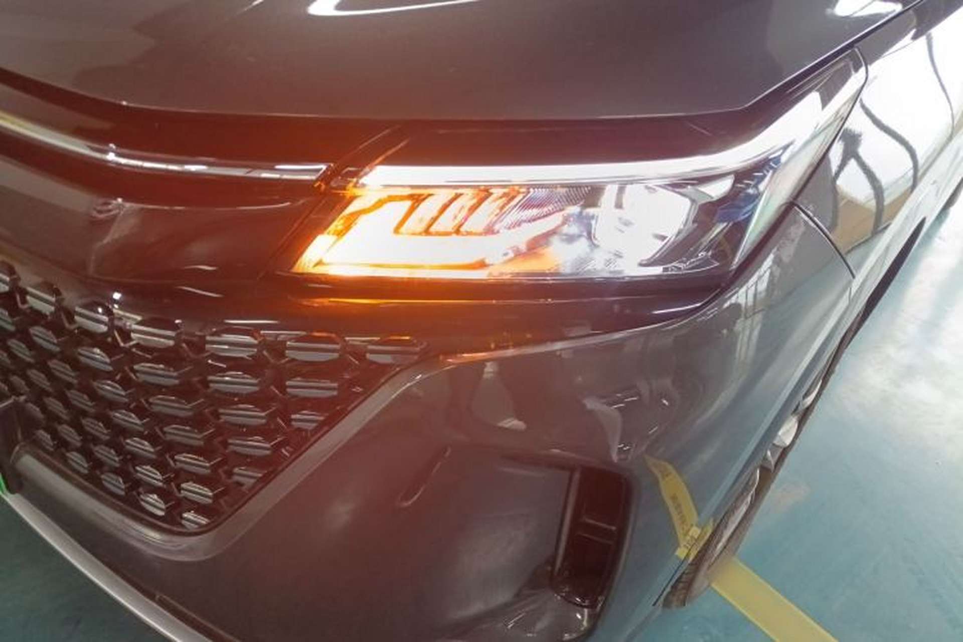 Used Landian E5 2024 Honor Edition 100KM Deluxe 7-Seater Left Front Headlight