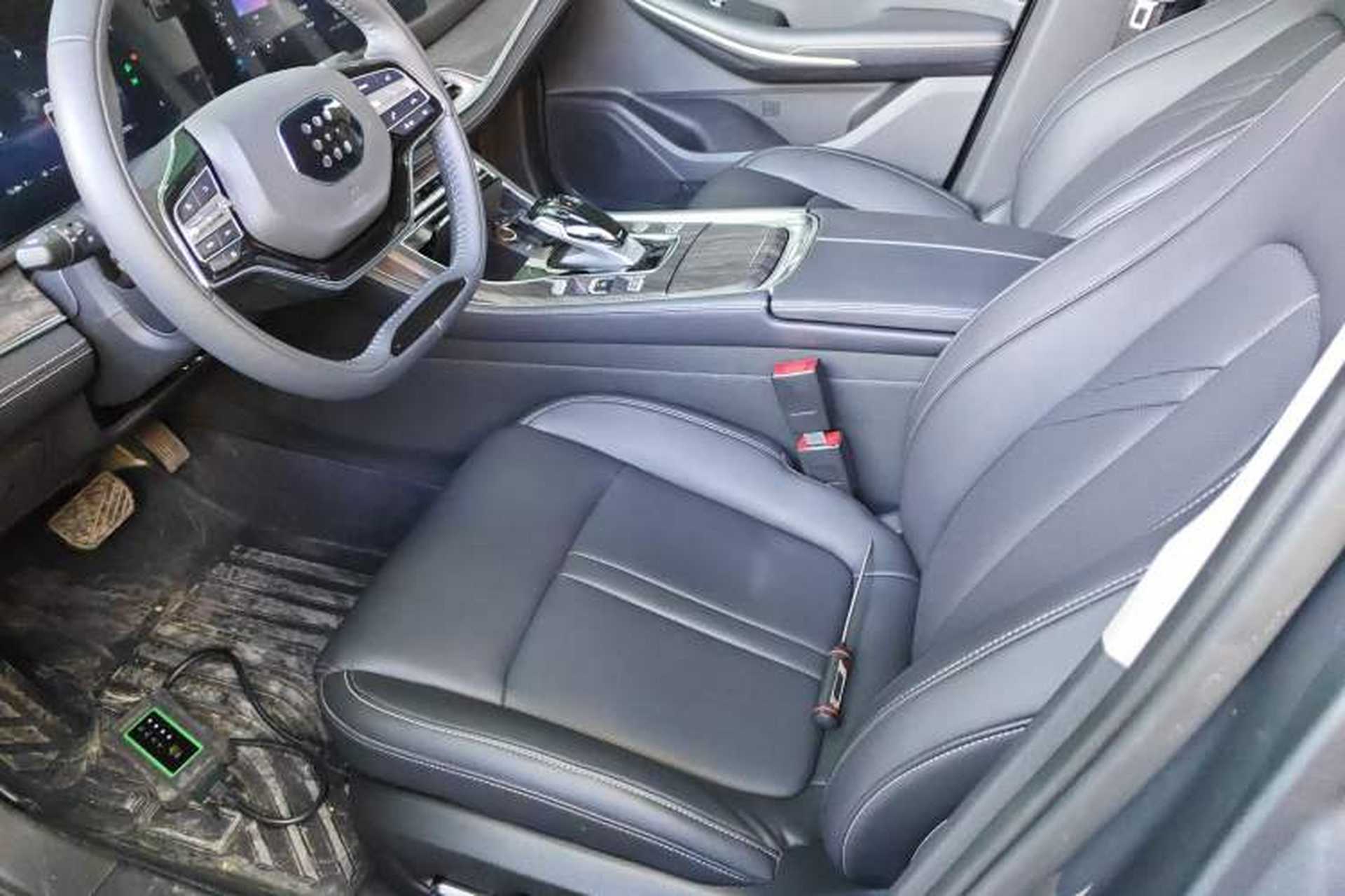 Used Landian E5 2024 Honor Edition 100KM Deluxe 7-Seater Left Front Seat
