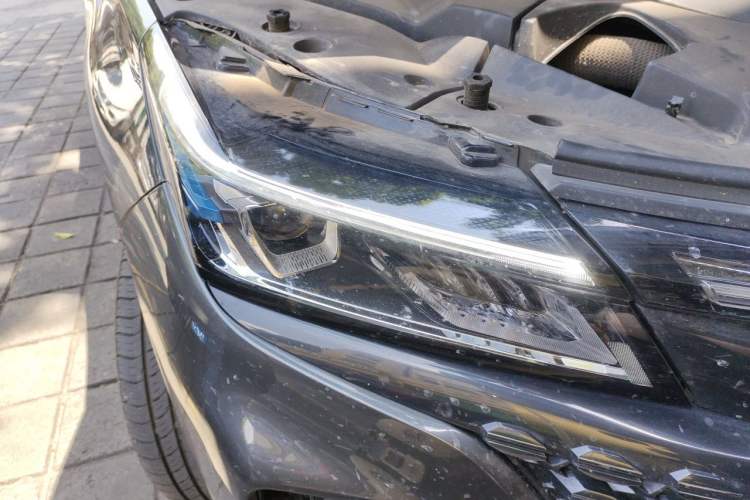 Used Landian E5 2024 Honor Edition 100KM Premium Model 7 Seats Right Front Headlight