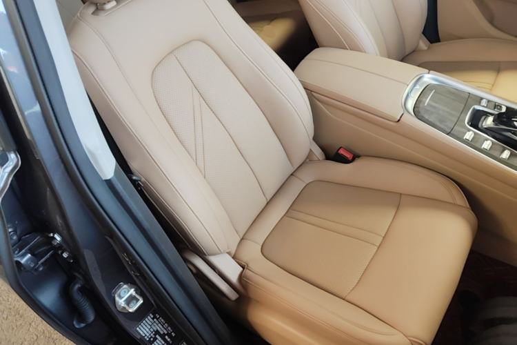 Used Landian E5 2024 Honor Edition 100KM Premium Model 7 Seats Right Front Seat