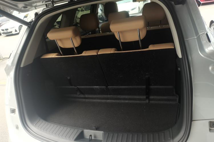 Used Landian E5 2024 Honor Edition 100KM Premium Model 7 Seats Trunk