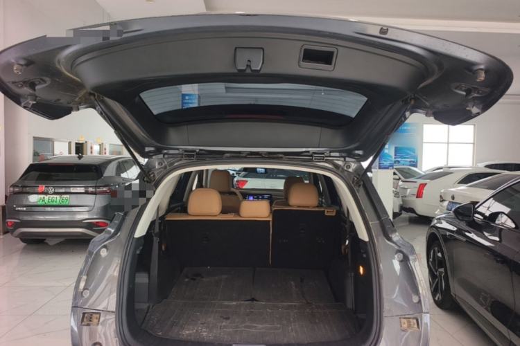 Used Landian E5 2024 Honor Edition 100KM Comfort Model 7 Seats Trunk