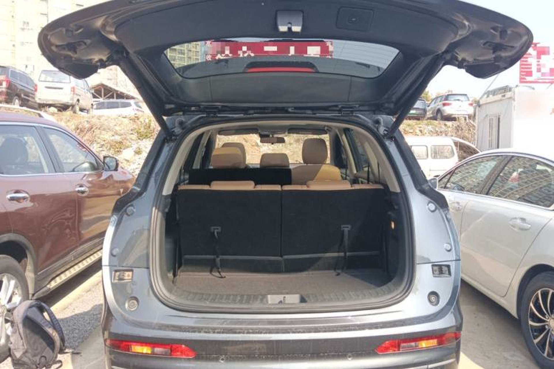 Used Landian E5 2024 Honor Edition 100KM Premium Model 7 Seats Trunk