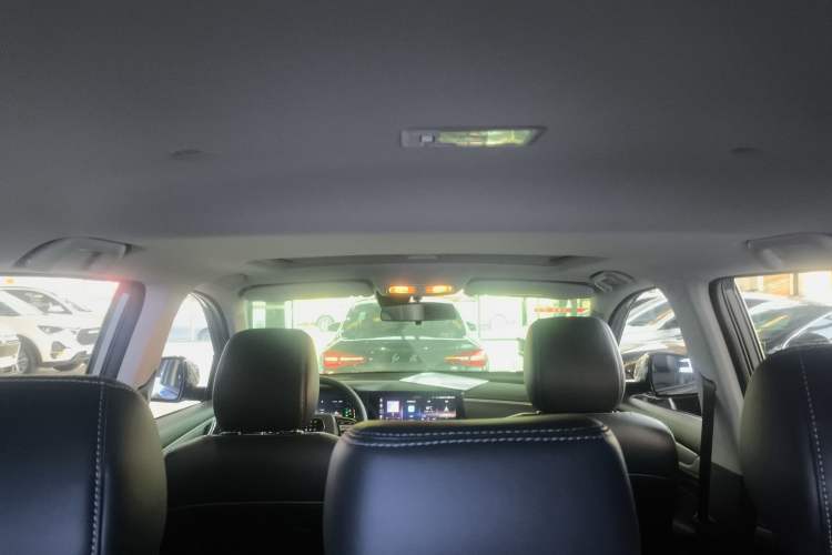 Used Landian E5 2024 Honor Edition 100KM Deluxe 7-Seater Headliner