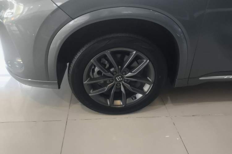 Used Landian E5 2024 Honor Edition 100KM Deluxe 7-Seater Left Front Wheel Hub