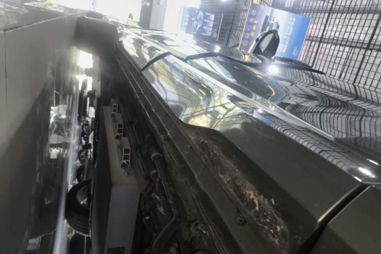 Used Landian E5 2024 Honor Edition 100KM Deluxe 7-Seater Left Side Sill