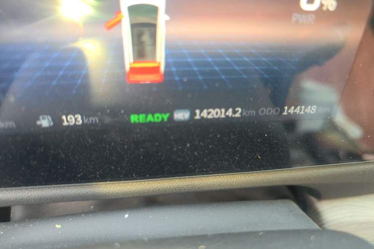 Used Landian E5 2024 Honor Edition 100KM Comfort Model 7 Seats Odometer Close Up
