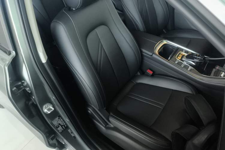 Used Landian E5 2024 Honor Edition 100KM Deluxe 7-Seater Right Front Seat