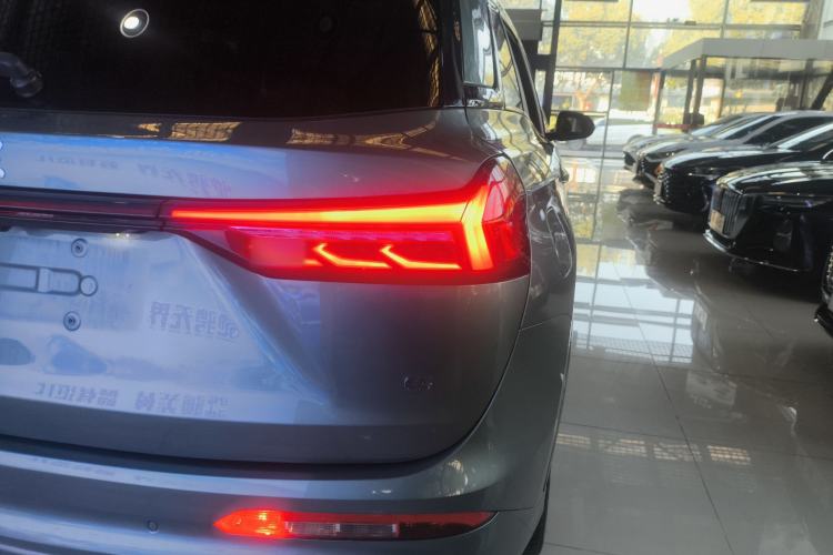 Used Landian E5 2024 Honor Edition 100KM Deluxe 7-Seater Right Rear Taillight