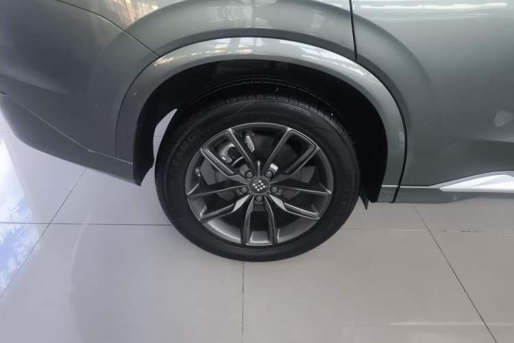Used Landian E5 2024 Honor Edition 100KM Deluxe 7-Seater Right Rear Wheel Hub