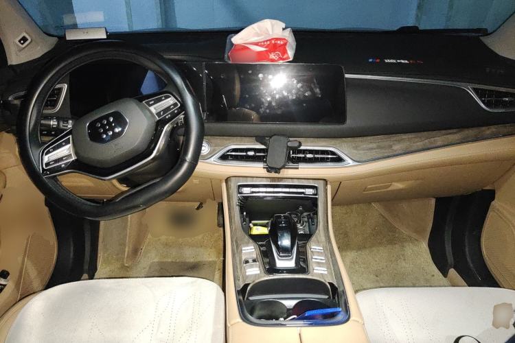 Used Landian E5 2024 Honor Edition 100KM Premium Model 7 Seats Center Console