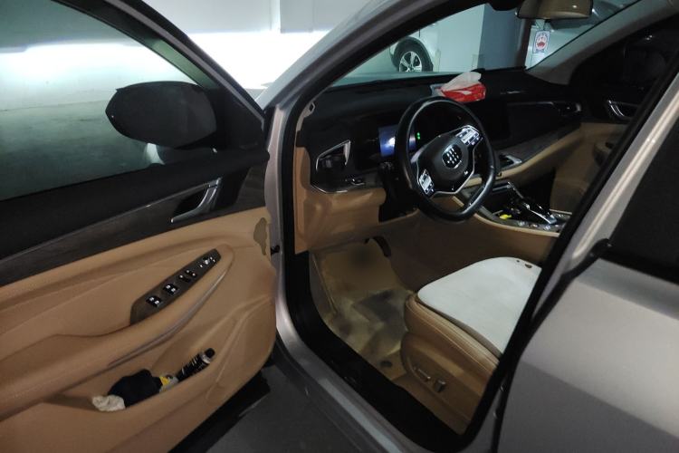 Used Landian E5 2024 Honor Edition 100KM Premium Model 7 Seats Driver Seat