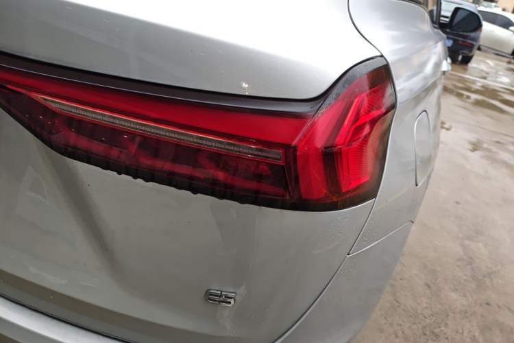 Used Landian E5 2024 Honor Edition 100KM Deluxe 5-Seater Exterior 6