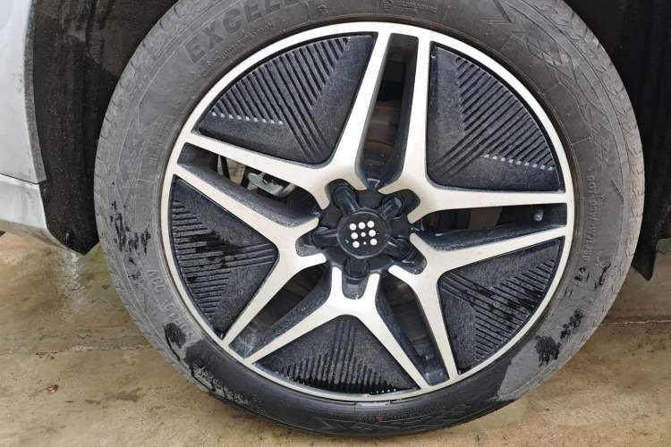 Used Landian E5 2024 Honor Edition 100KM Deluxe 5-Seater Exterior 8