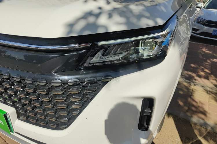 Used Landian E5 2024 Honor Edition 100KM Deluxe 7-Seater Left Front Headlight