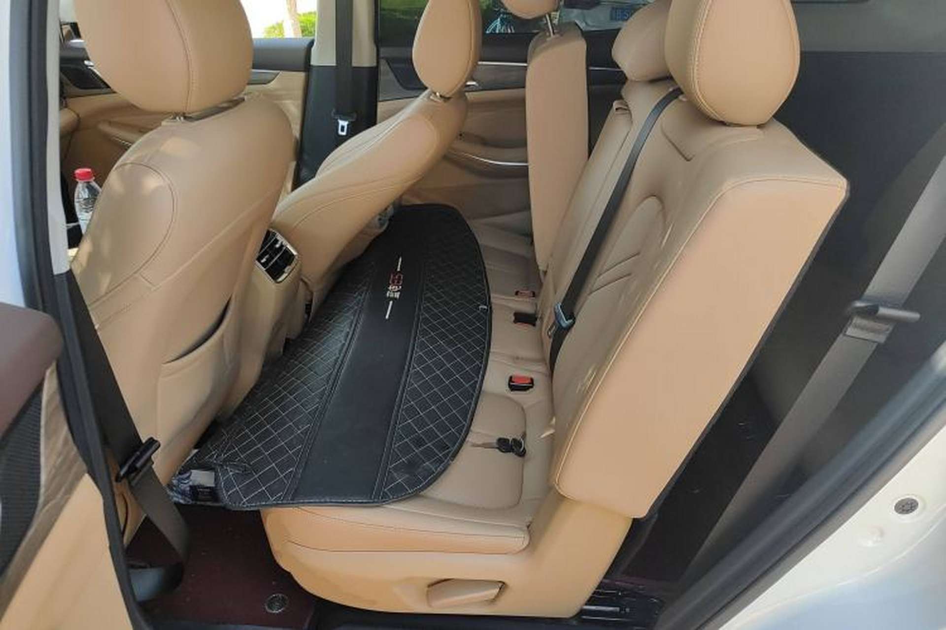 Used Landian E5 2024 Honor Edition 100KM Deluxe 7-Seater Left Rear Seat
