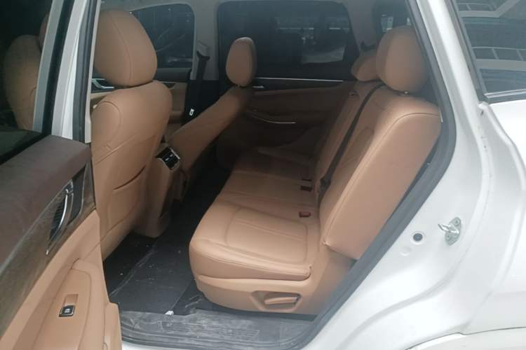 Used Landian E5 2024 Honor Edition 100KM Premium Model 7 Seats Left Rear Seat