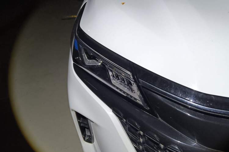 Used Landian E5 2024 Honor Edition 100KM Comfort Model 5 Seats Right Front Headlight