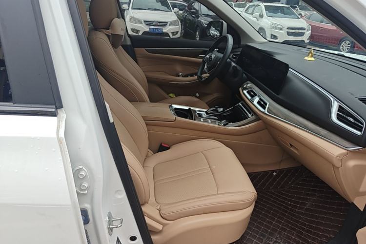 Used Landian E5 2024 Honor Edition 100KM Deluxe 7-Seater Right Front Seat