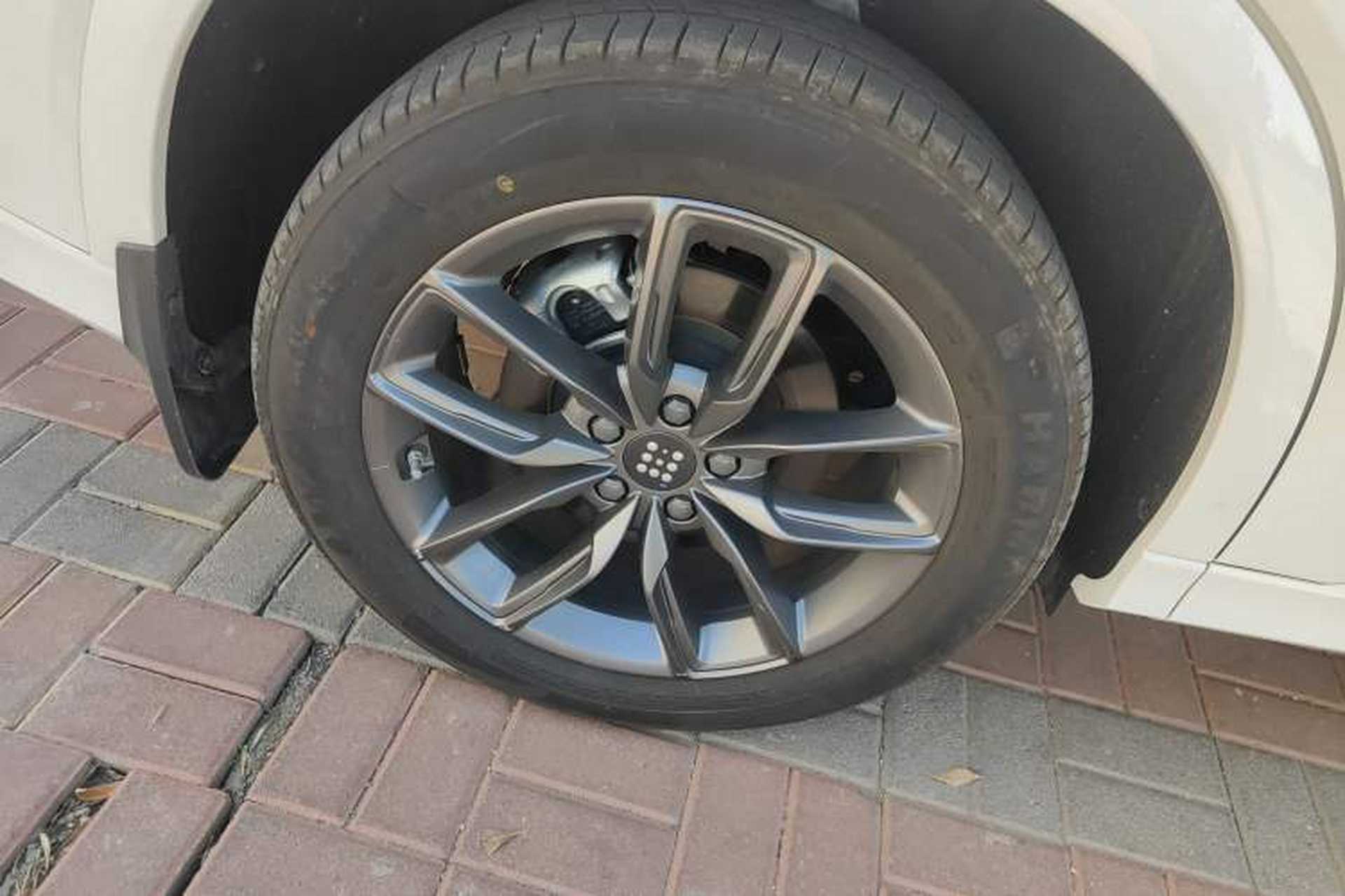 Used Landian E5 2024 Honor Edition 100KM Deluxe 7-Seater Right Rear Wheel Hub