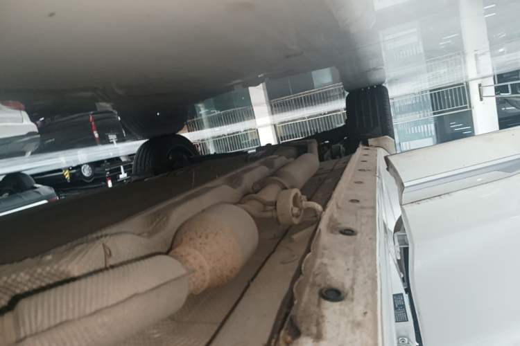 Used Landian E5 2024 Honor Edition 100KM Premium Model 7 Seats Right Side Sill
